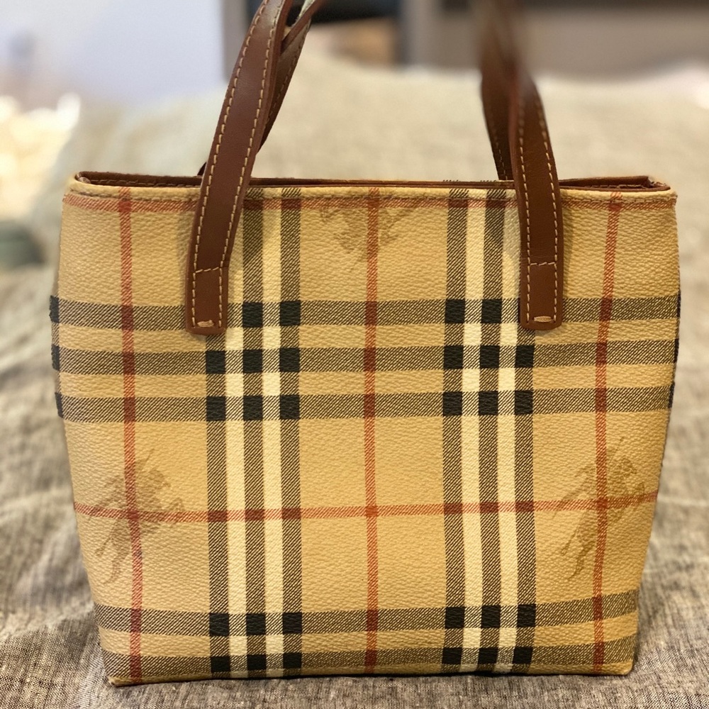 Burberry purse